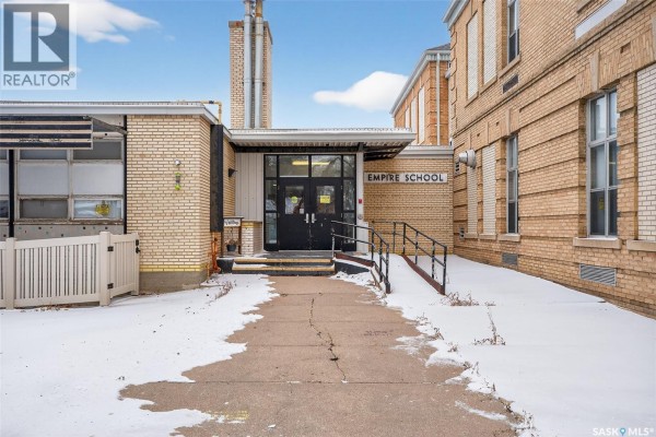 500 Coteau Street W, Moose Jaw, SK S6H5E4 Photo 4
