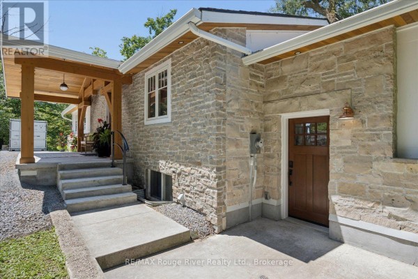 Primary Bedroom - 500 Fralicks Beach Road, Scugog, ON L9L1B6 Photo 4