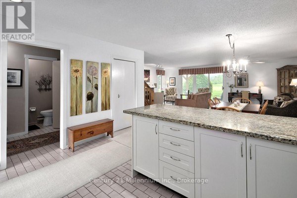 Kitchen - 500 Oxbow Crescent, Collingwood, ON L9Y5B4 Photo 5