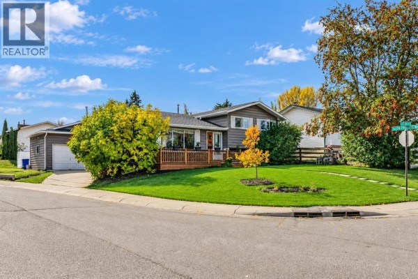 3pc Bathroom - 500 Queen Charlotte Road Se, Calgary, AB T2J4H7 Photo 5