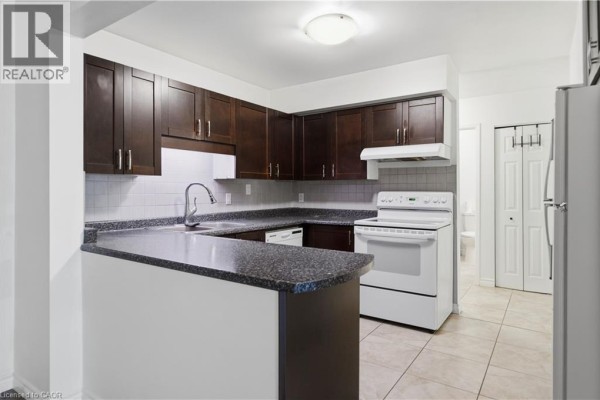 Bedroom - 500 Westmount Road W Unit# 408, Kitchener, ON N2M5M9 Photo 4