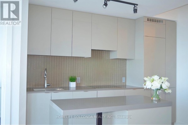5001 - 7 Grenville Street, Toronto, ON M4Y1W9 Photo 5
