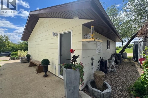 4pc Bathroom - 5001 45 Street, Sedgewick, AB T0B0C4 Photo 4