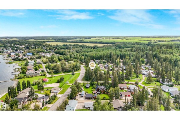 5001 Crestview Dr, Rural Lac Ste  Anne County, AB, photo 2