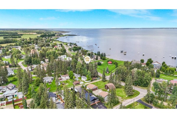 5001 Crestview Dr, Rural Lac Ste  Anne County, AB, photo 3