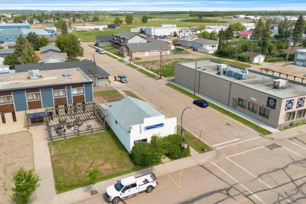 5002 50 Avenue, Gibbons, AB T0A1N0 Photo 4