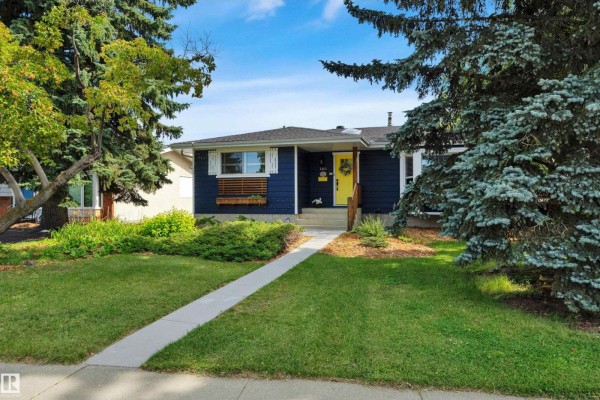 Family room - 5003 143 St Nw, Edmonton, AB T6H4E1 Photo 4