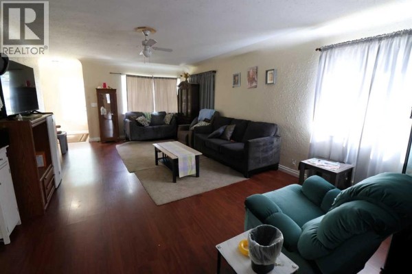 Bedroom - 5004 52 St, Taber, AB T1G1N2 Photo 4