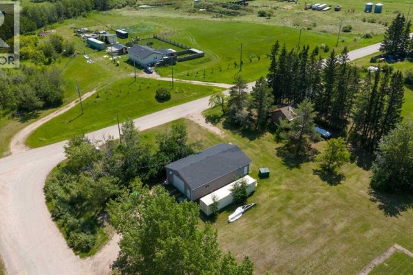 5005, 5009 And 5011 50 Avenue, Streamstown, AB T0B4G0 Photo 2