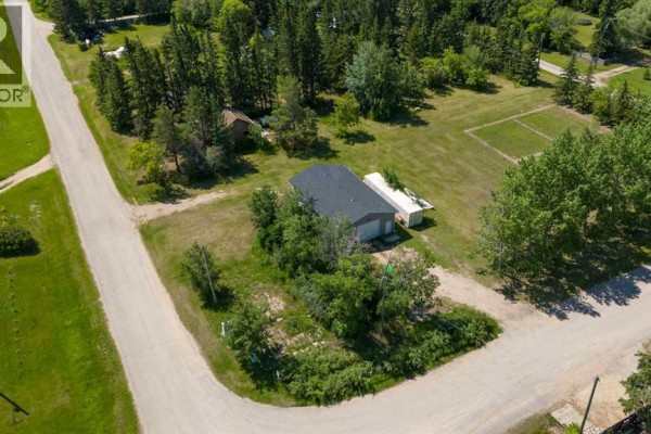 5005, 5009 And 5011 50 Avenue, Streamstown, AB T0B4G0 Photo 5