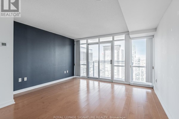 5005 - 11 Brunel Court, Toronto, ON M5V3Y3 Photo 2