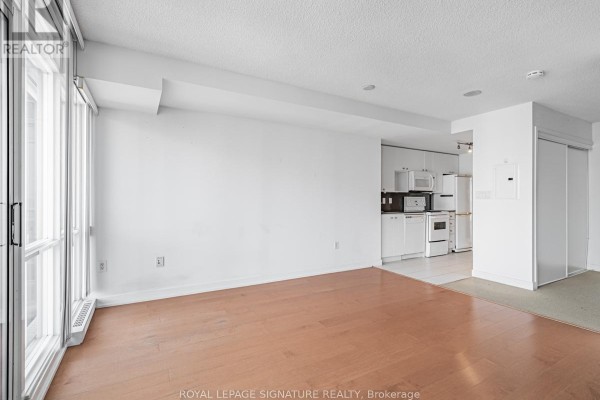 5005 - 11 Brunel Court, Toronto, ON M5V3Y3 Photo 4