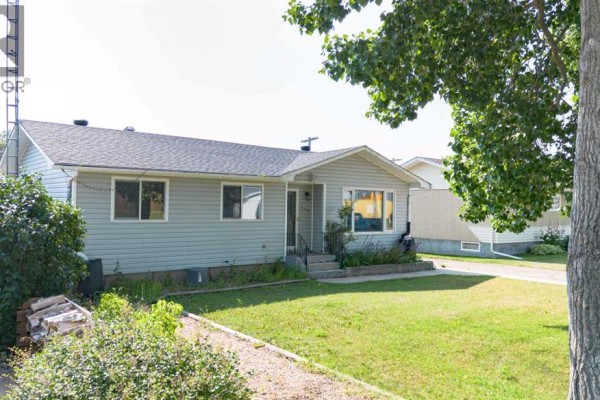 Dining room - 5005 53 Street, Castor, AB T0C0X0 Photo 2