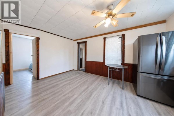 Kitchen - 5006 47 Avenue, Ponoka, AB T4J1J3 Photo 5
