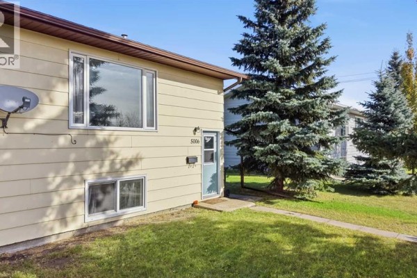 Kitchen - 5006 63 Avenue, Ponoka, AB T4J1E5 Photo 2