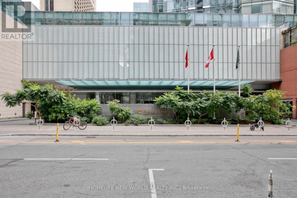 5008 - 180 University Avenue, Toronto, ON, photo 3