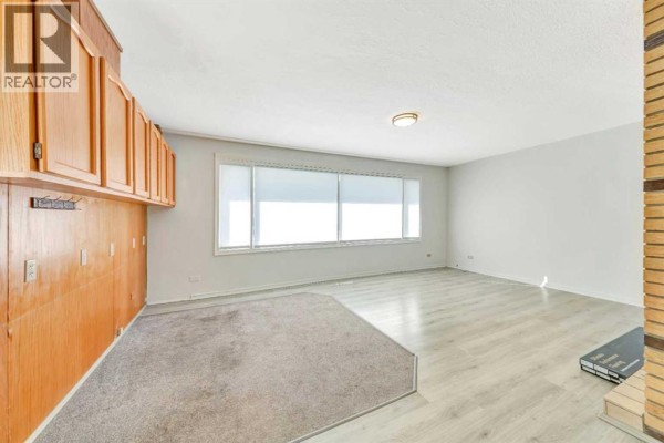 5008 47 Street, Lloydminster, AB, photo 3