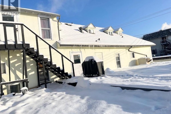 5009 50 Avenue, Ponoka, AB T4J1R7 Photo 3