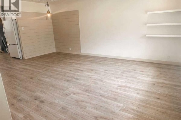 Hall - 5009 51 Avenue, Taber, AB T1G1N3 Photo 4