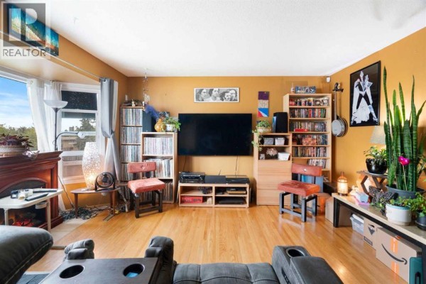 Primary Bedroom - 5009 North Haven Drive Nw, Calgary, AB T2K2K3 Photo 5