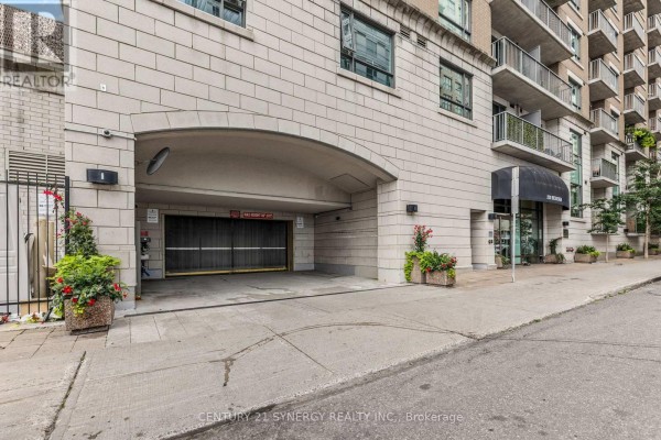 Living room - 501 - 200 Besserer Street, Ottawa, ON K1N0A7 Photo 4