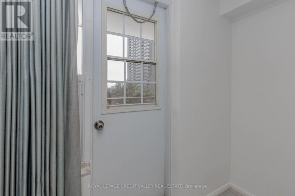 Primary Bedroom - 501 - 3120 Kirwin Avenue, Mississauga, ON L5A3R2 Photo 4