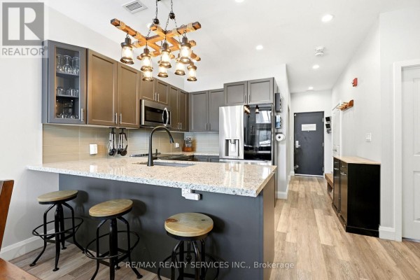Kitchen - 501 - 80 Horseshoe Boulevard, Oro Medonte, ON L4M4Y8 Photo 4