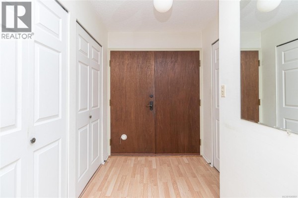 Ensuite - 501 2910 Cook St, Victoria, BC V8T3S7 Photo 4