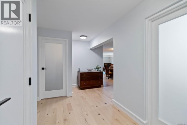 Bedroom - 501 2920 Cook St, Victoria, BC V8T3S7 Photo 5