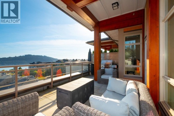 501 3602 Aldercrest Drive, North Vancouver, BC V7G0A2 Photo 2