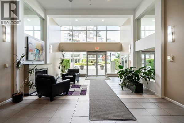 501 9298 University Crescent, Burnaby, BC V5A4X8 Photo 5