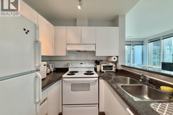 501 989 Nelson Street, Vancouver, BC V6Z2S1 Photo 4