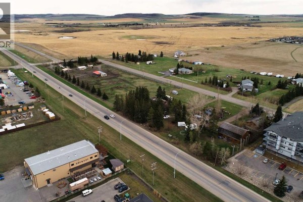501 Centre Avenue E, Diamond Valley, AB T0L0H0 Photo 4