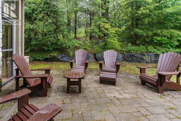 501 Glen Abbey Way E, Seguin, ON, photo 3