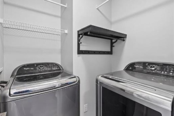 4pc Bathroom - 501 Patterson View Sw, Calgary, AB T3H3J9 Photo 4