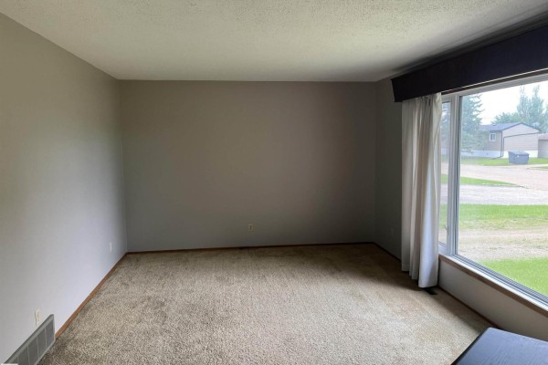 Family room - 5012 58 Av, Viking, AB T0B4N0 Photo 3
