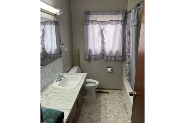 Bedroom 2 - 5012 58 Av, Viking, AB T0B4N0 Photo 5