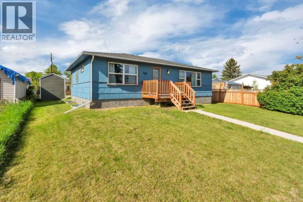 Bedroom - 5012 62 Avenue, Ponoka, AB T4J1E6 Photo 3