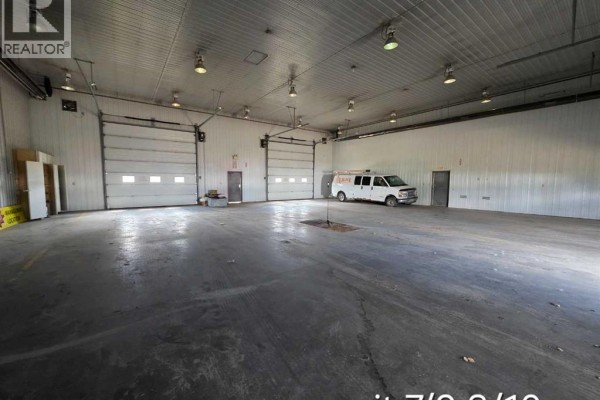 5012 Caxton Street, Whitecourt, AB T7S1X7 Photo 4
