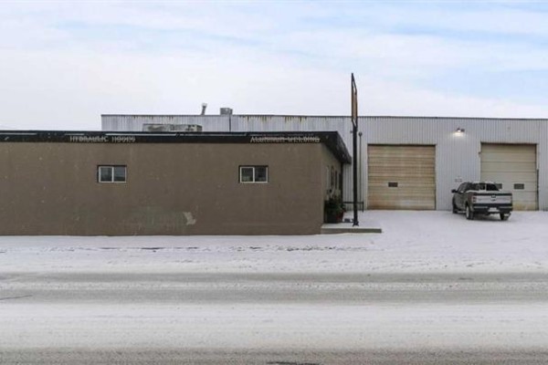 5013 48 Street, Camrose, AB T4V1L9 Photo 4