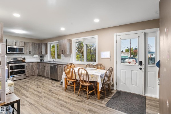 Family room - 5014 45 St, Cold Lake, AB T9M1Z2 Photo 4