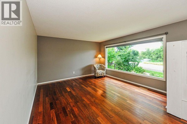 Bedroom - 5015 58 Street, Camrose, AB T4V2G7 Photo 3