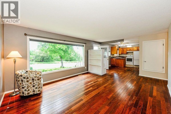 Bedroom - 5015 58 Street, Camrose, AB T4V2G7 Photo 5