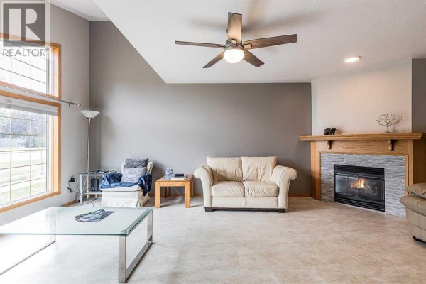 Living room - 502, 165 South Ridge Drive Se, Medicine Hat, AB T1B4H6 Photo 5