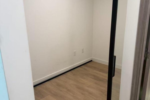 Bedroom - 502 - 1 Concord Cityplace Way, Toronto, ON M5V0X3 Photo 4