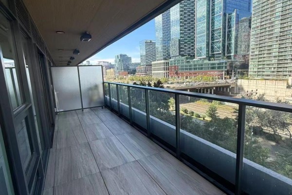 Den - 502 - 1 Concord Cityplace Way, Toronto, ON M5V0X3 Photo 5