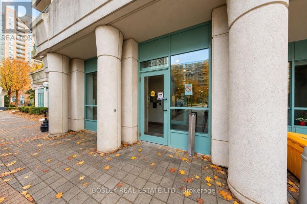 Kitchen - 502 - 1 Pemberton Avenue, Toronto, ON M2M4L9 Photo 3