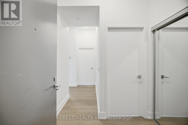 Bedroom 2 - 502 - 2916 Highway 7 Road, Vaughan, ON L4K0K6 Photo 4