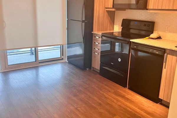 Kitchen - 502 - 30 Meadowglen Place, Toronto, ON M1G0A6 Photo 3