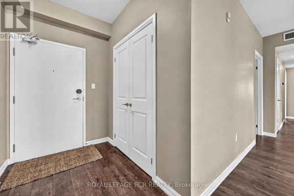 Kitchen - 502 - 302 Essa Road, Barrie, ON L9J0H3 Photo 3